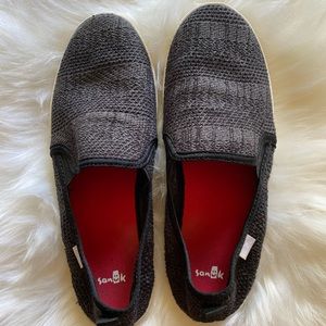 Sanuk Slip ons